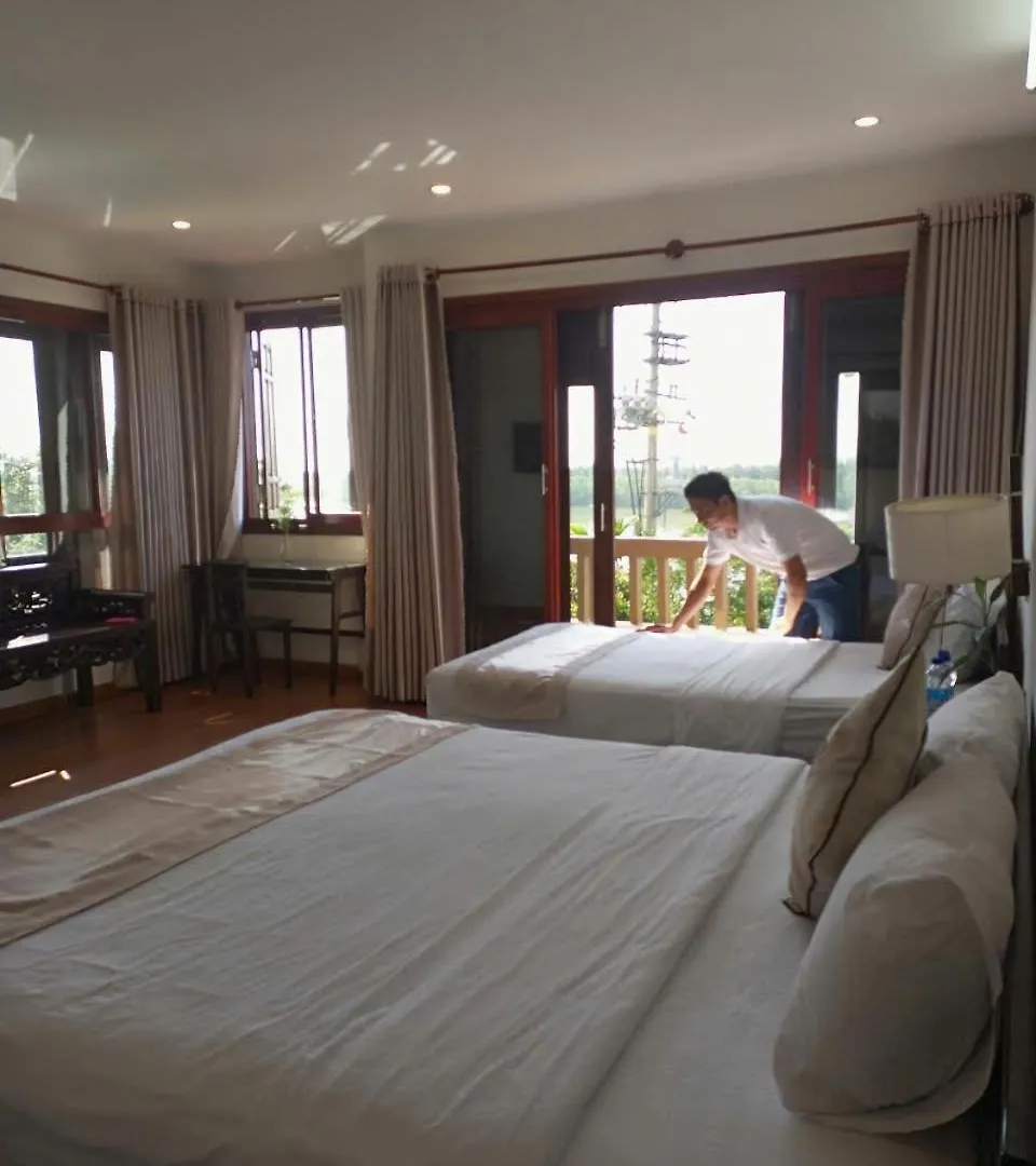 B'Lan Riverside Villa Hoi An 3*,